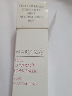 NIB, Mary Kay Full Coverage Concealer - Mint Neutralizing (Pink Text)